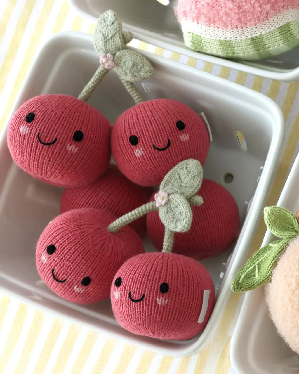 Peluche cerise bébé