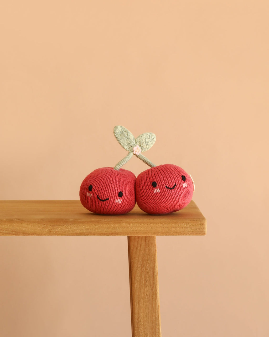 Peluche cerise bébé
