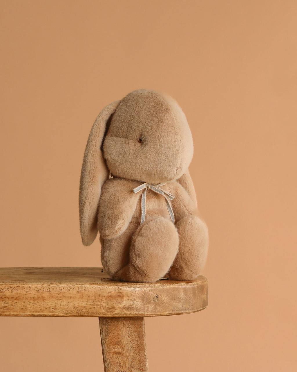 Lapin en peluche, moyen - Crème pêche