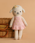 Eleanor l'agneau en peluche