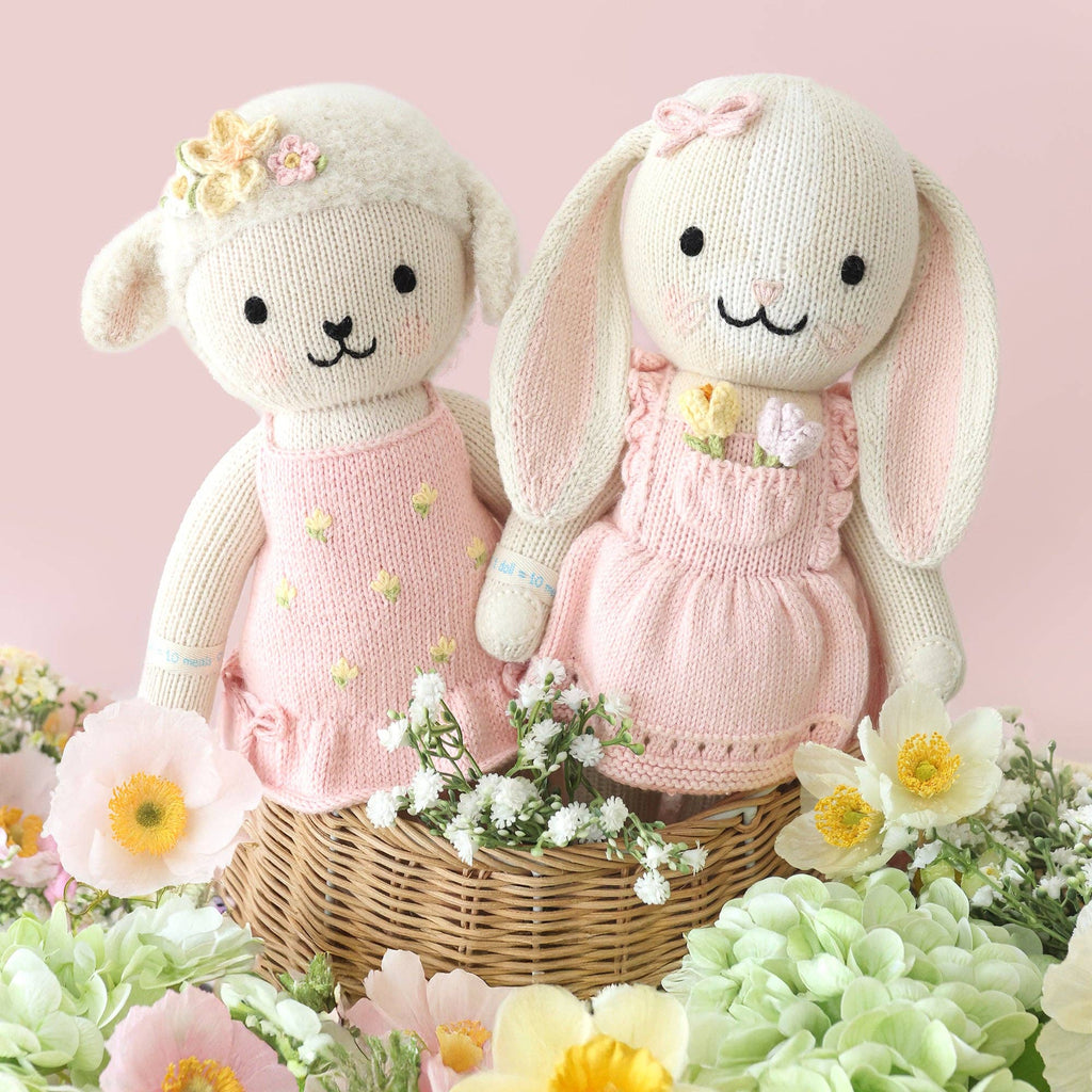 Eleanor l'agneau en peluche